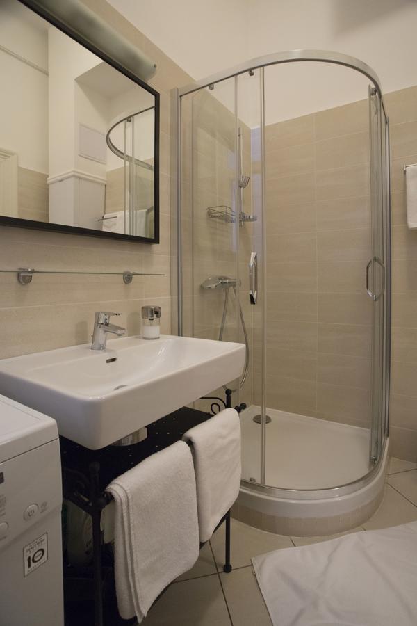 Walton Prime Apartment Budapest Esterno foto